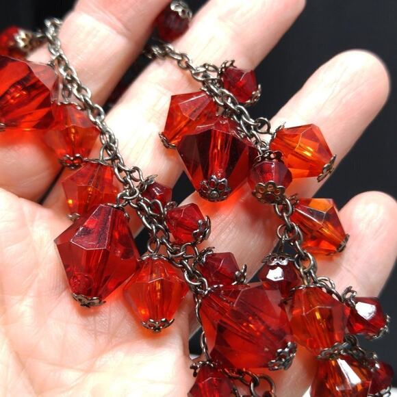 Red Lucite Beaded Bracelet, Cluster Dangle Beads, 7 Inches - Picture 3 of 8